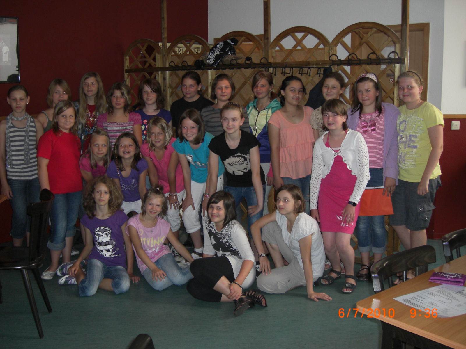 Klassenfoto_der_5b_MWS_im_Cafe_Grenzenlos